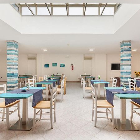 Hotel Il Riccio Porto Cesareo Exterior foto