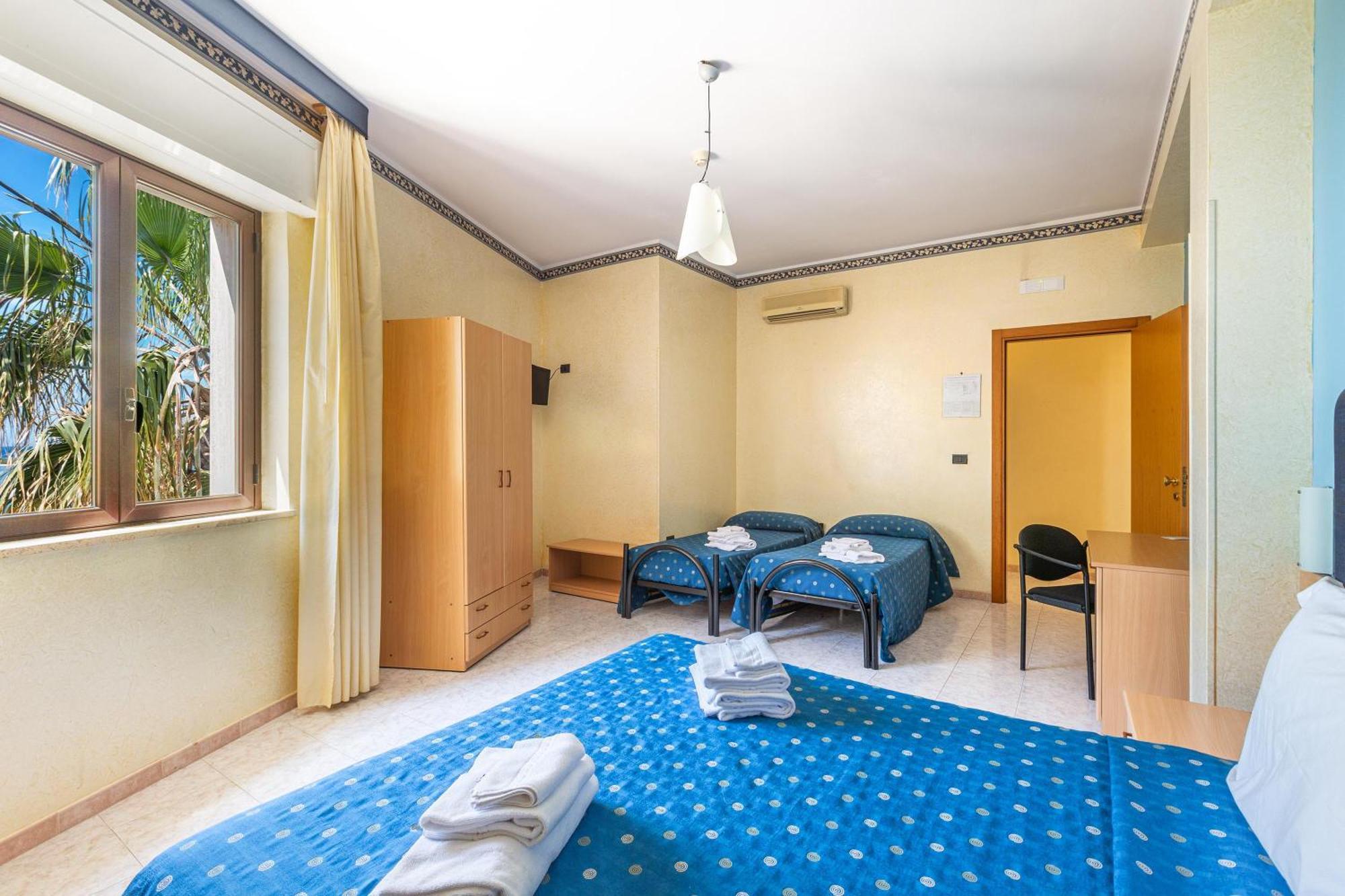 Hotel Il Riccio Porto Cesareo Exterior foto