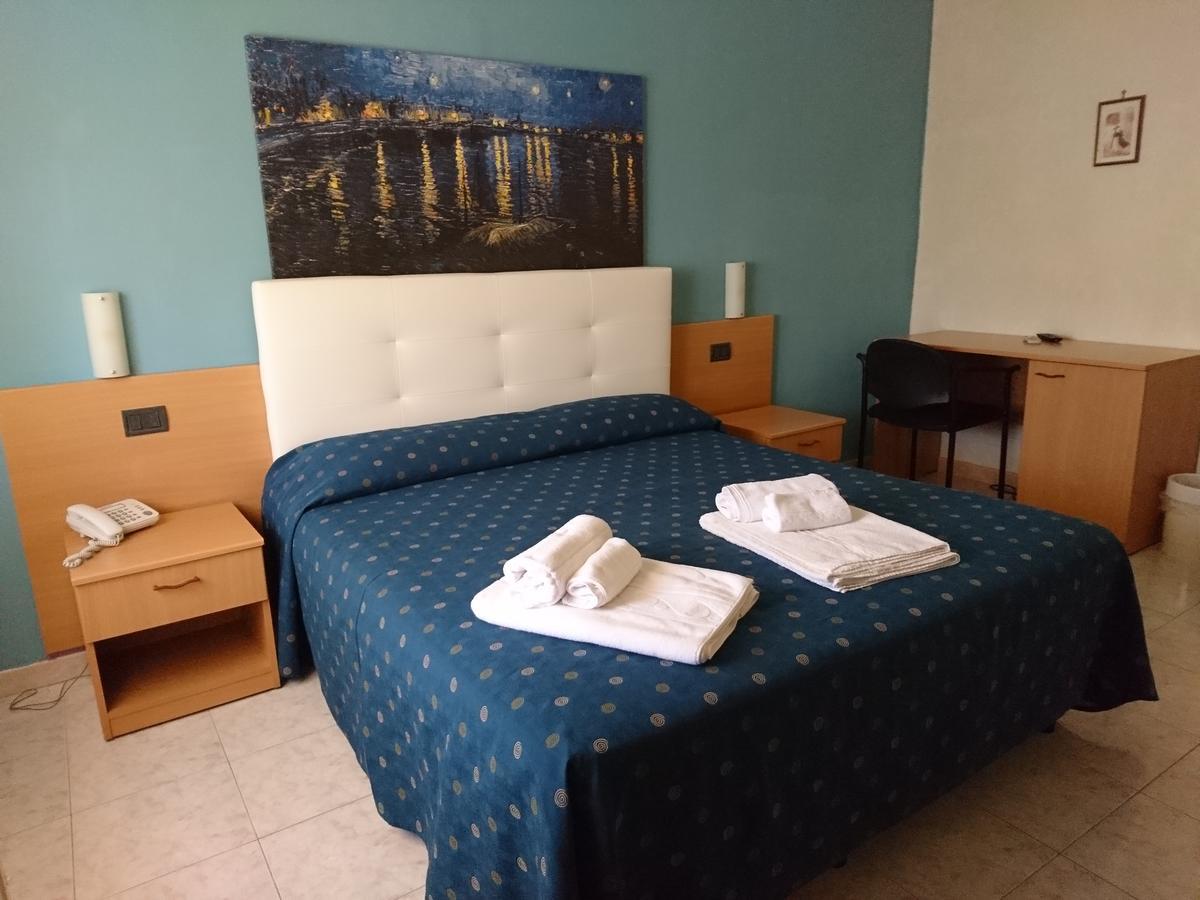 Hotel Il Riccio Porto Cesareo Exterior foto