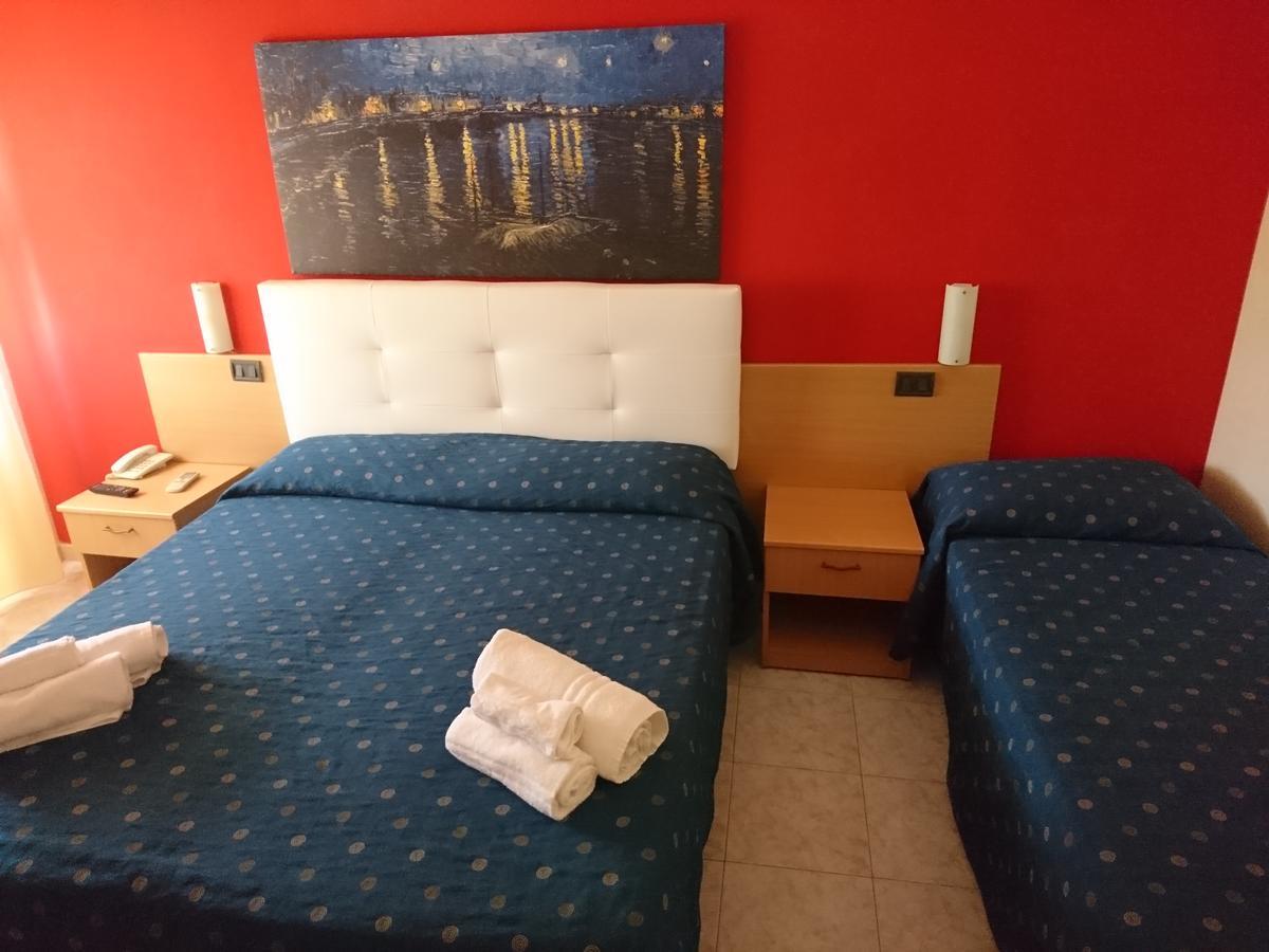 Hotel Il Riccio Porto Cesareo Exterior foto