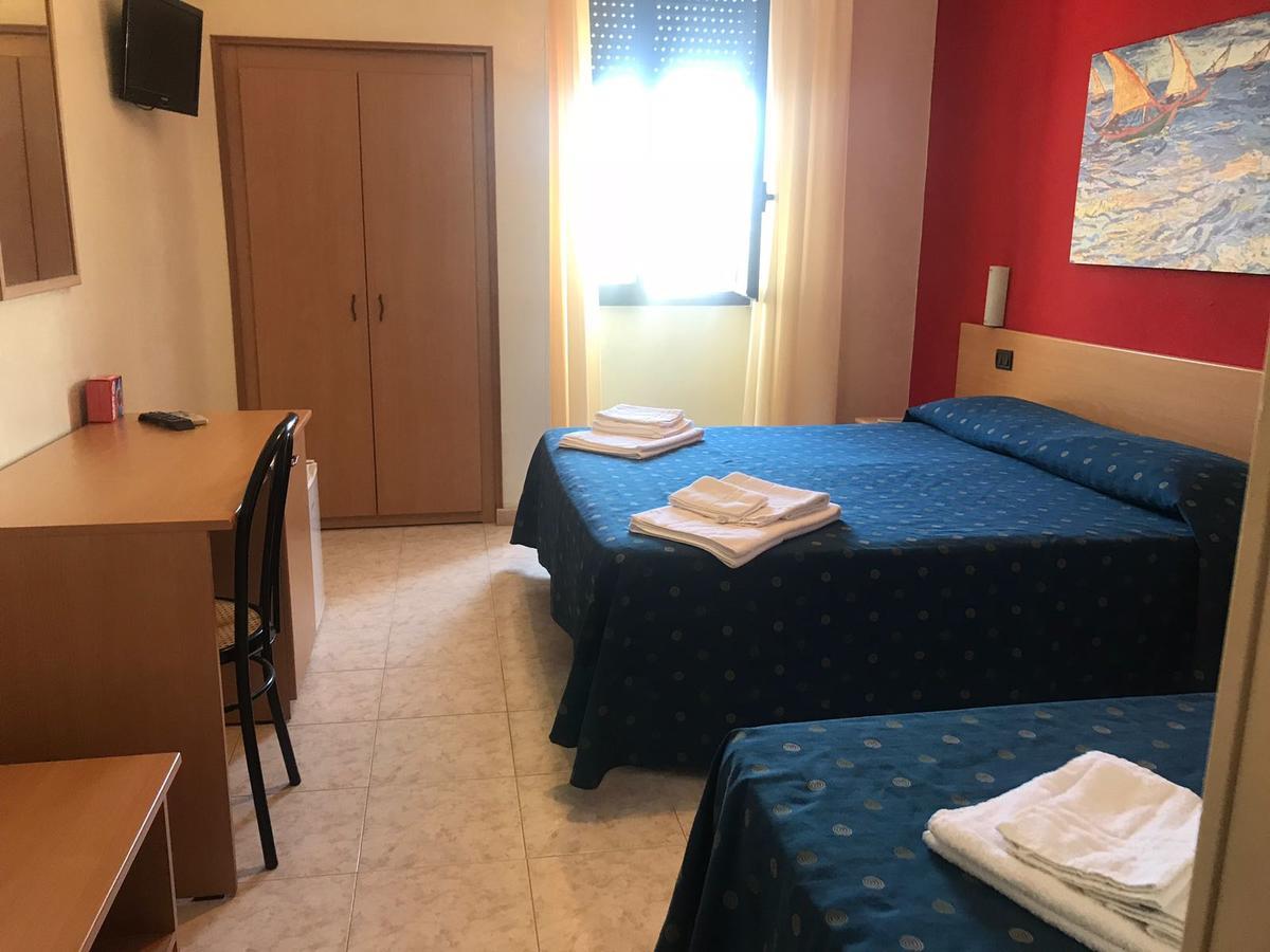 Hotel Il Riccio Porto Cesareo Exterior foto
