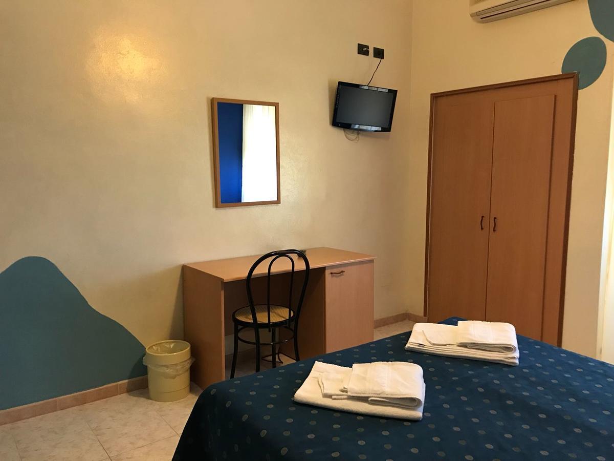 Hotel Il Riccio Porto Cesareo Exterior foto