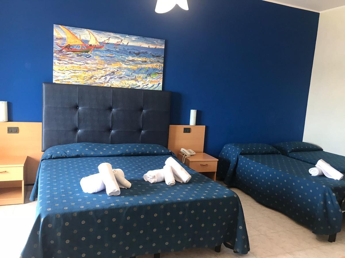 Hotel Il Riccio Porto Cesareo Exterior foto